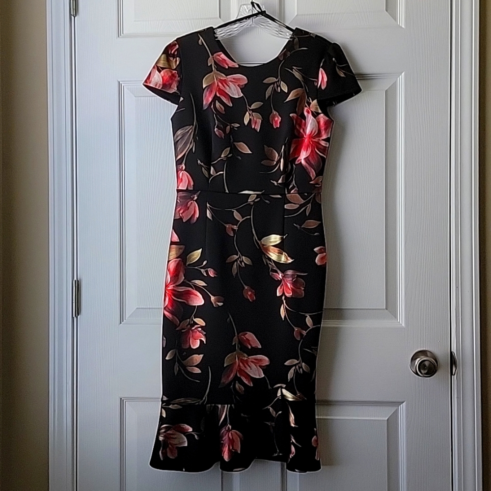 EnFocus studio, size 6, black & floral print.